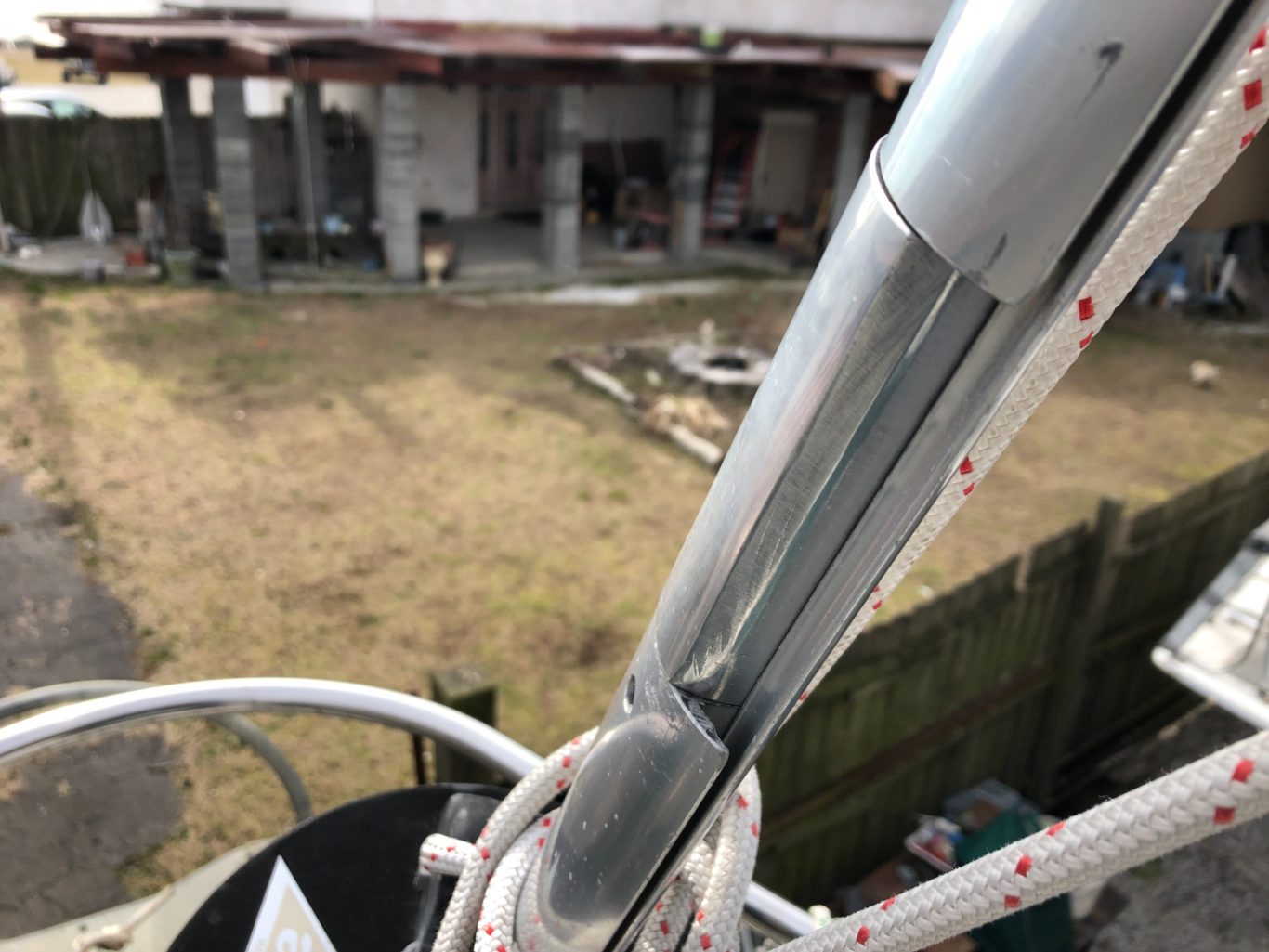 Alado Luff Feed on Foil Alado Luff Feed